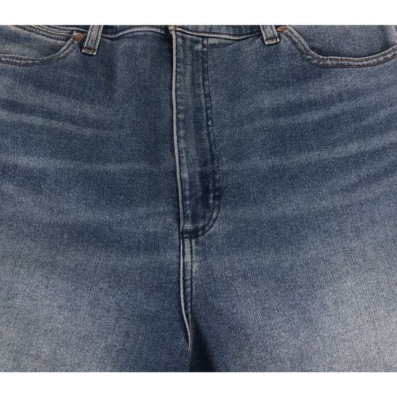 Wrangler Women’s Wriggler 612 Skinny Jeans 32x28 Blue Denim High Rise Distressed - Picture 2 of 11